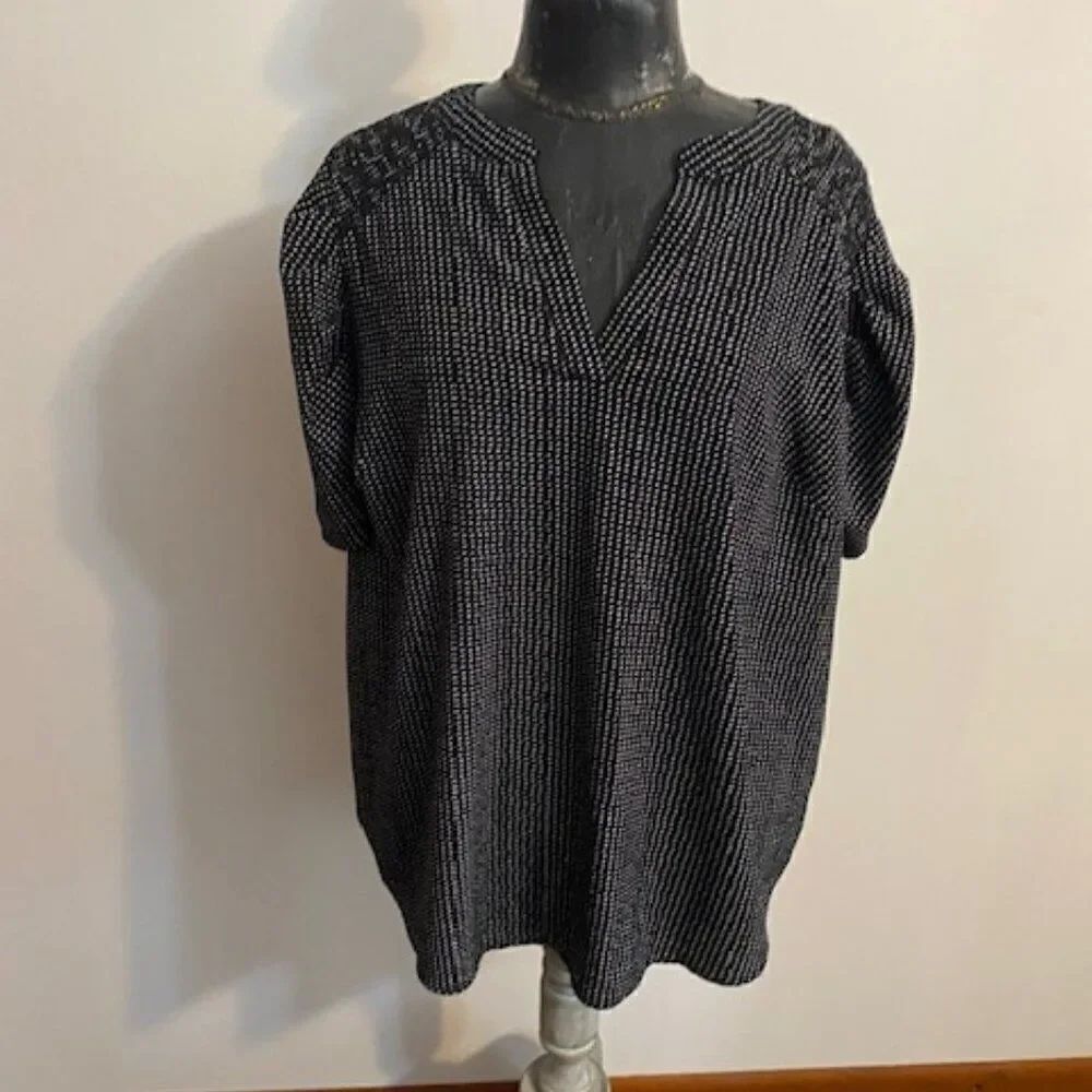Adrianna Papell Black/White polka-dot puffed sleeves tunic, size 1X